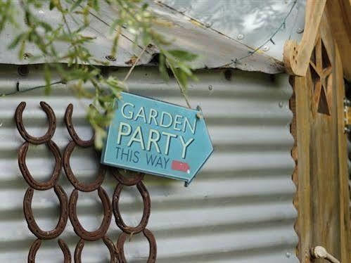 Skipbridge Farm Shepherds Huts Campground Green Hammerton ภายนอก รูปภาพ
